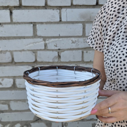 10 штук. Плетёная корзинка Д18 "Маленькая белая с шоколадом"